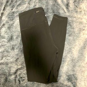 High waisted leggings. Olive green. Size Med